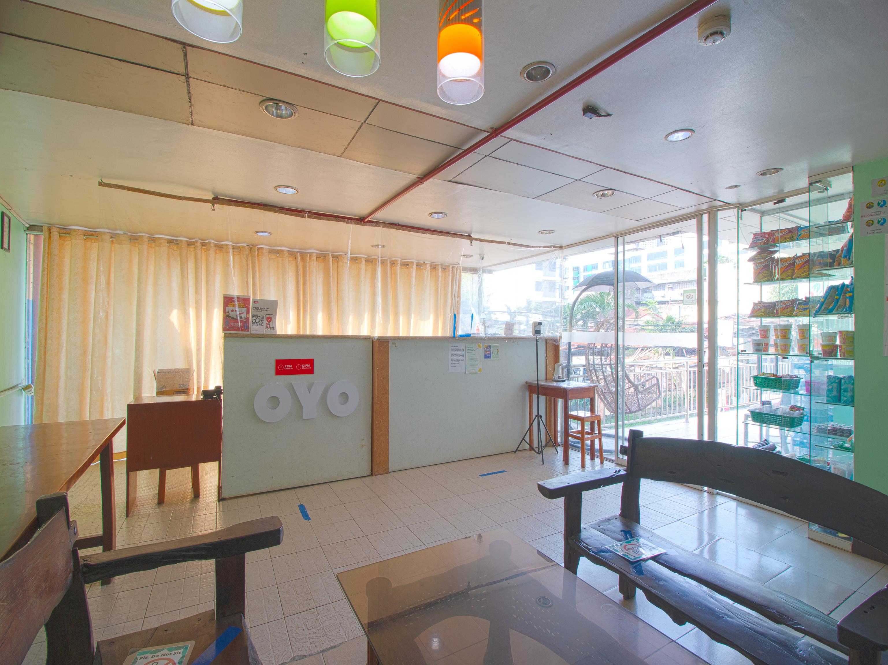 סבו Oyo 677 Roseate Pensione מראה חיצוני תמונה